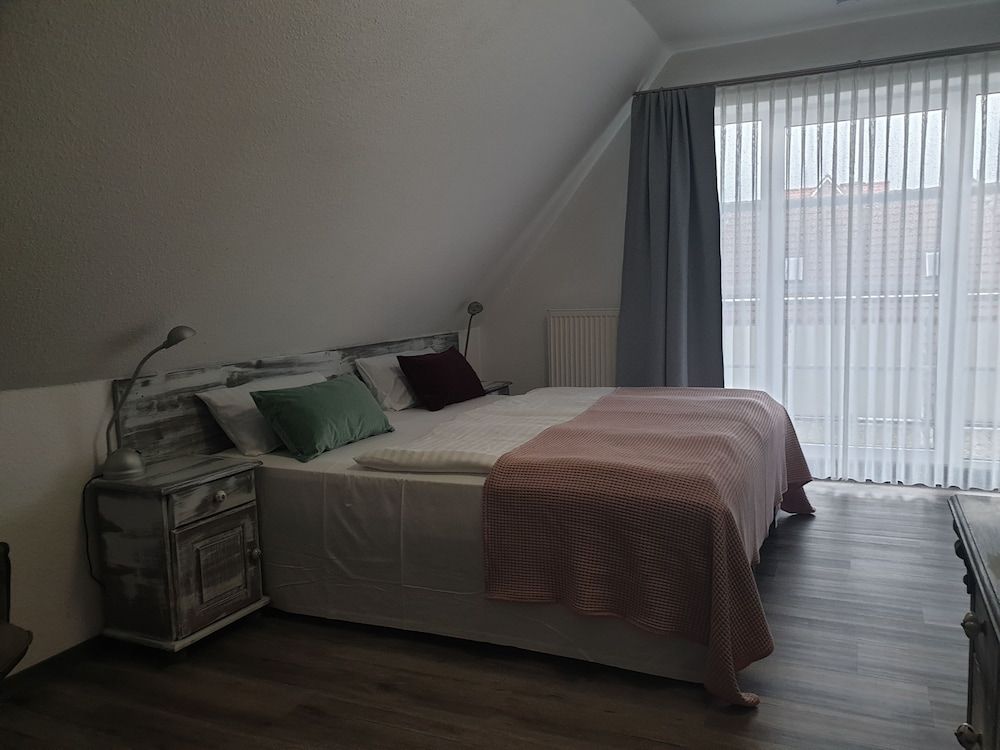 Blischkes Hotel Classic Double Room 2