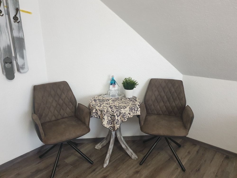 Blischkes Hotel Classic Double Room 8