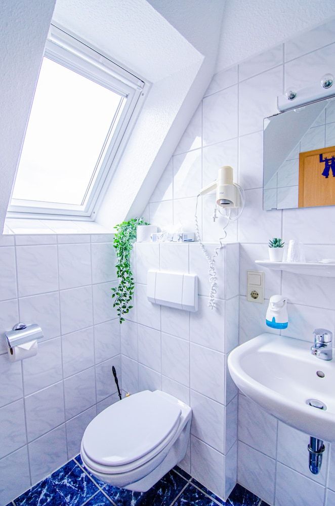 Blischkes Hotel Economy Double Room 7