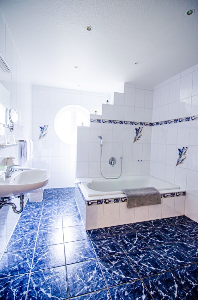 Blischkes Hotel Apartment, Ground Floor 9