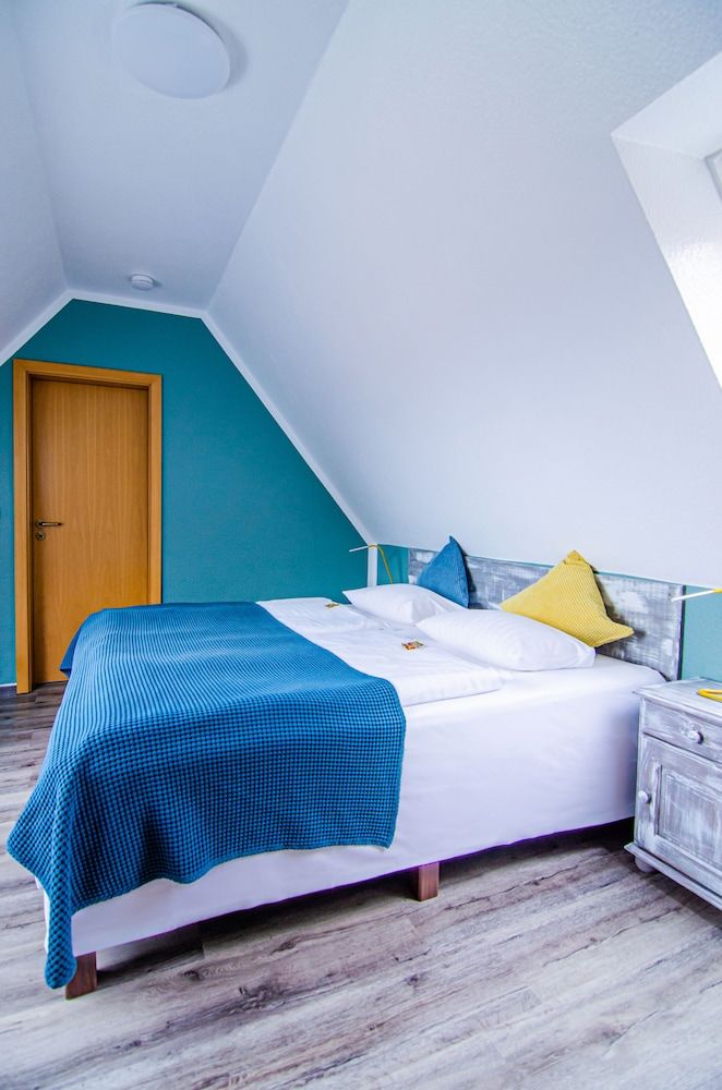 Blischkes Hotel Economy Double Room 3