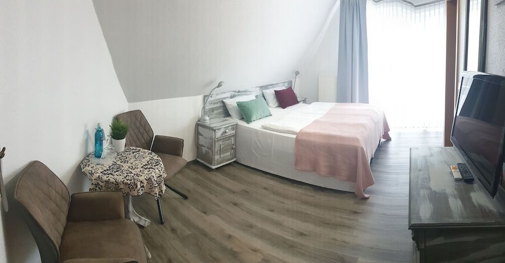 Blischkes Hotel Classic Double Room 3