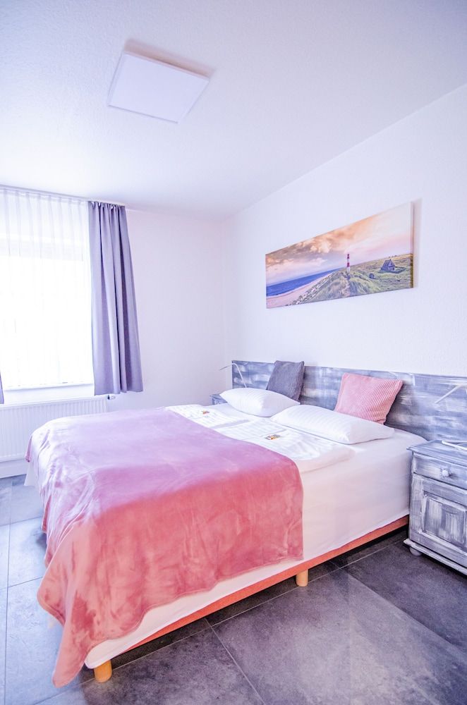 Blischkes Hotel Apartment, Ground Floor 2