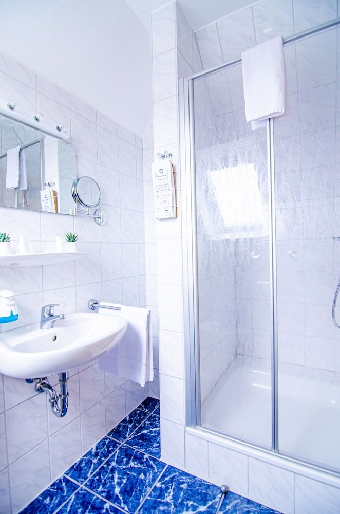 Blischkes Hotel Economy Double Room 6