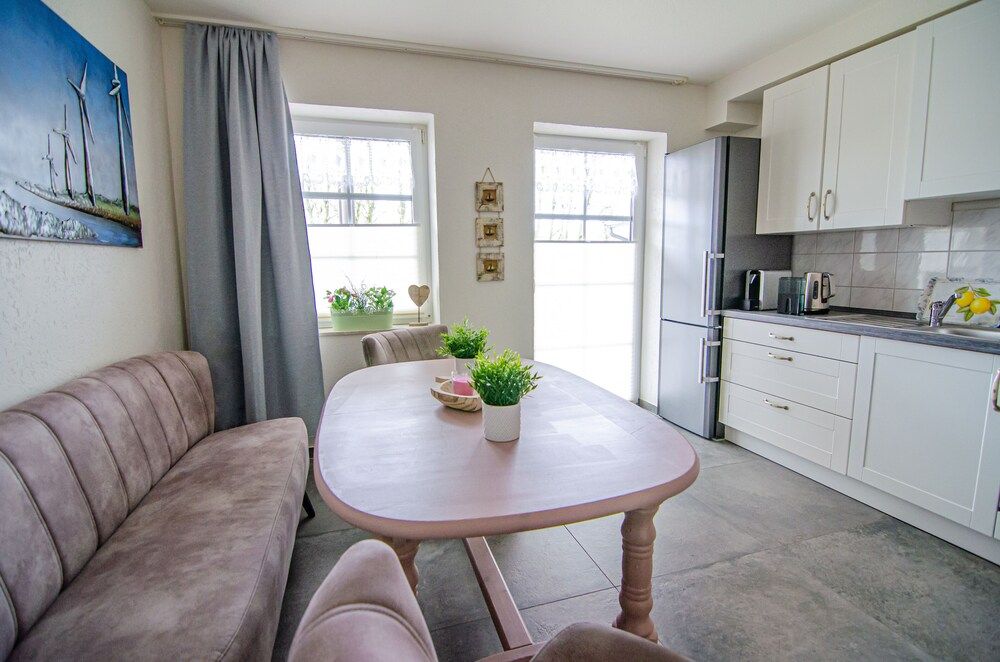 Blischkes Hotel Apartment, Ground Floor 3