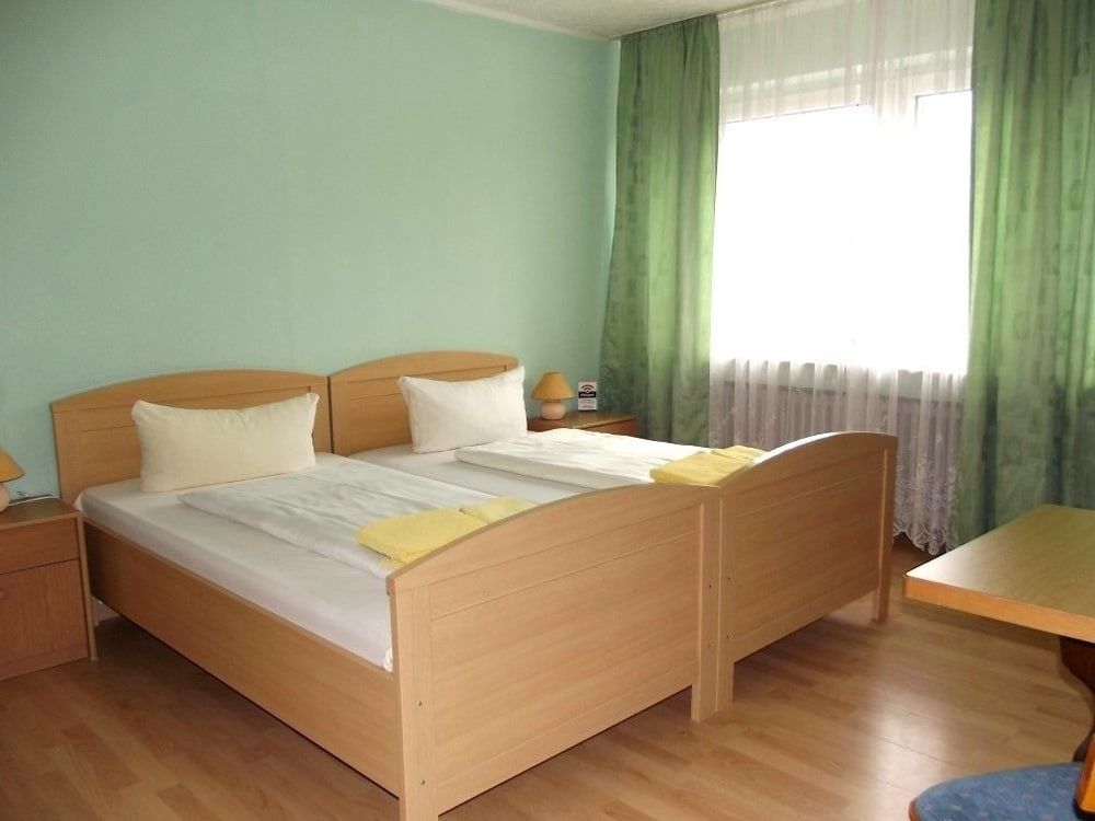 Basic Triple Room