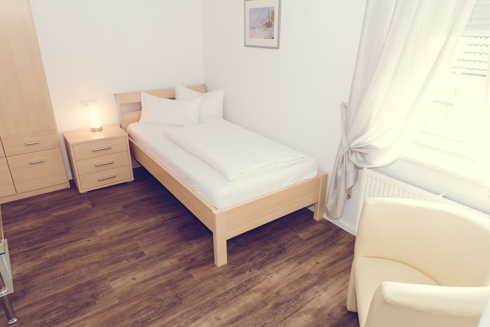 Single Room, Shared Bathroom