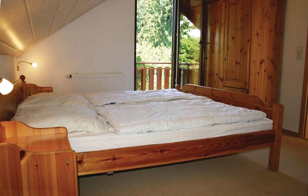 House, 5 Bedrooms