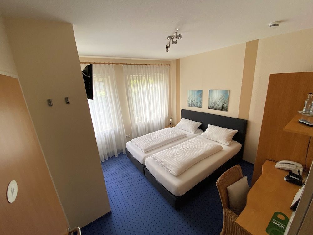 Alleehotel Eschen Double Room 6