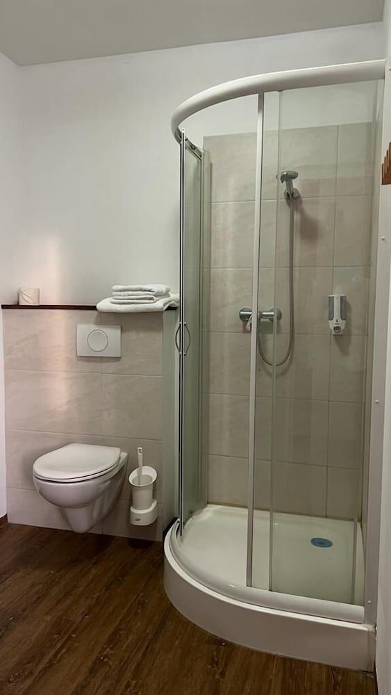 Hotel Gifhorn INN Basic Twin Room, 2 Twin Beds 11