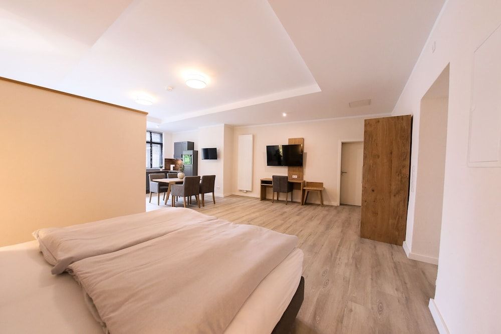 Junior Studio Suite