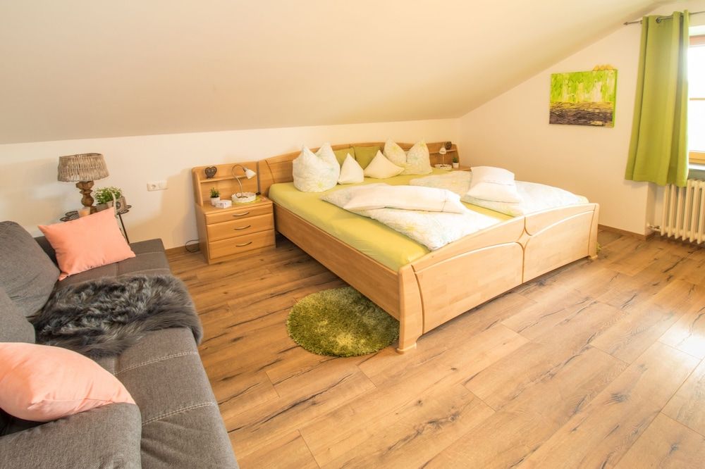 Apartment, 2 Bedrooms, Garden View (FeWo Ratzinger Höhe)