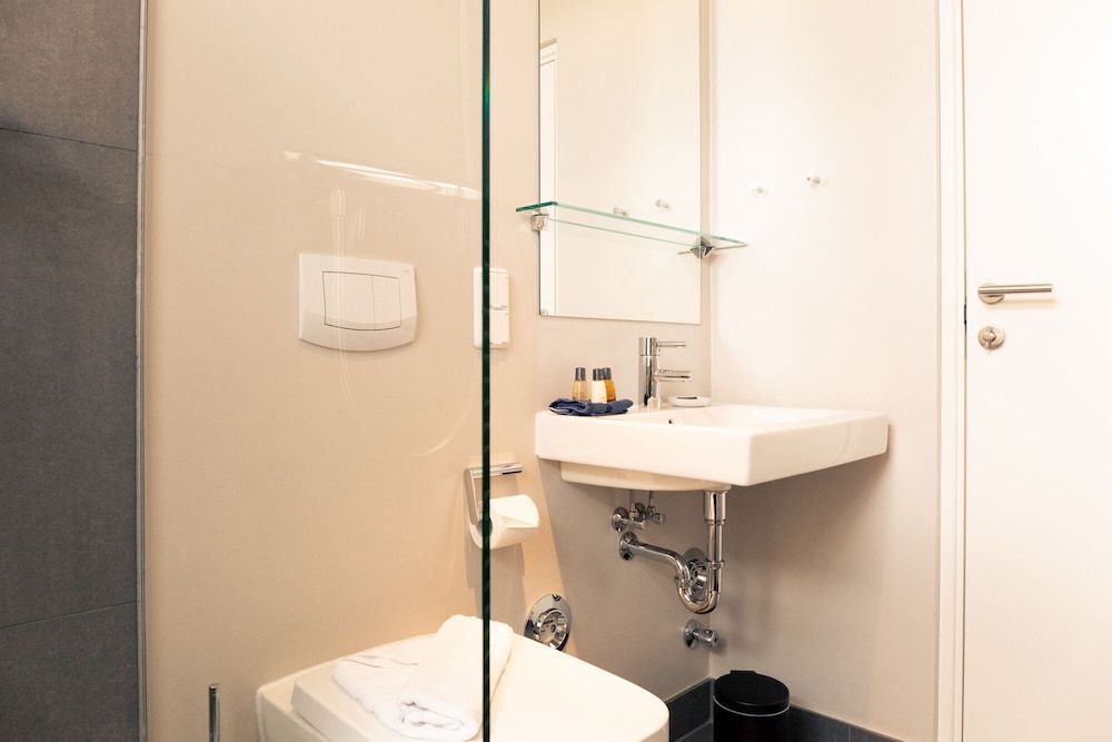 OSTKÜSTE - Villa Albatros Design Apartments Studio, 1 Queen Bed, Balcony, Partial Sea View 11