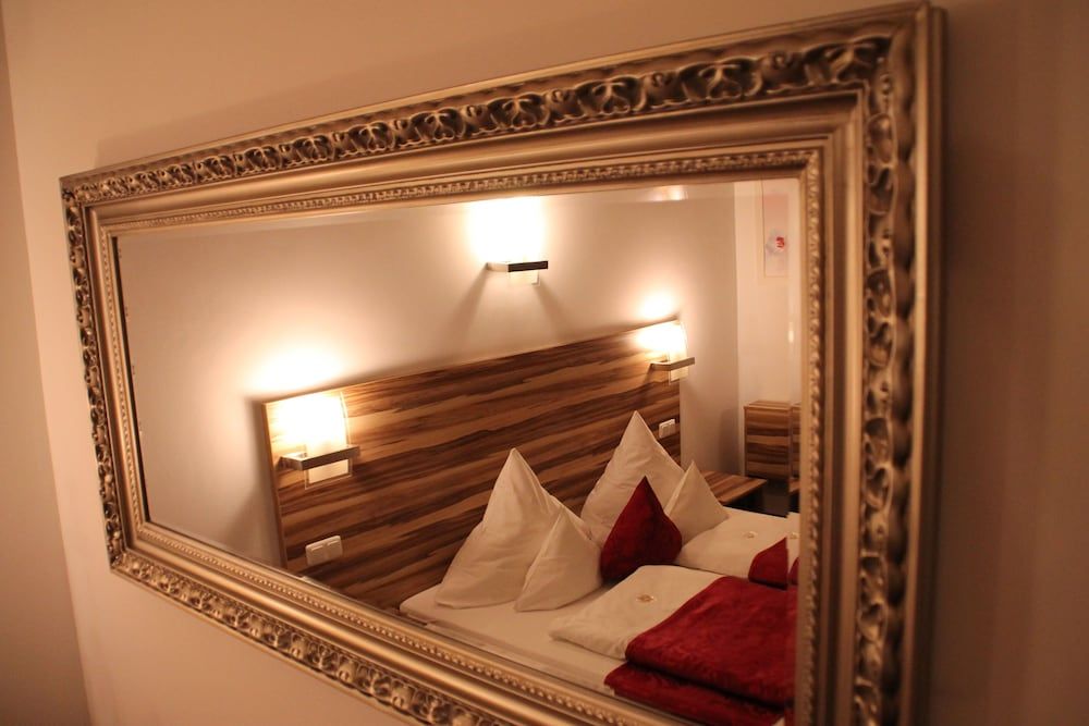 Bruckertshof Hotel Deluxe Double Room, Balcony 5