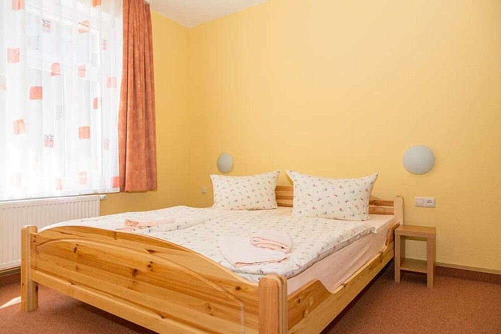Apartment (B)