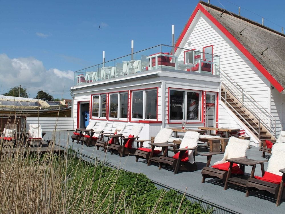 Geraeumige Wohnung mit Garten in Zingst
