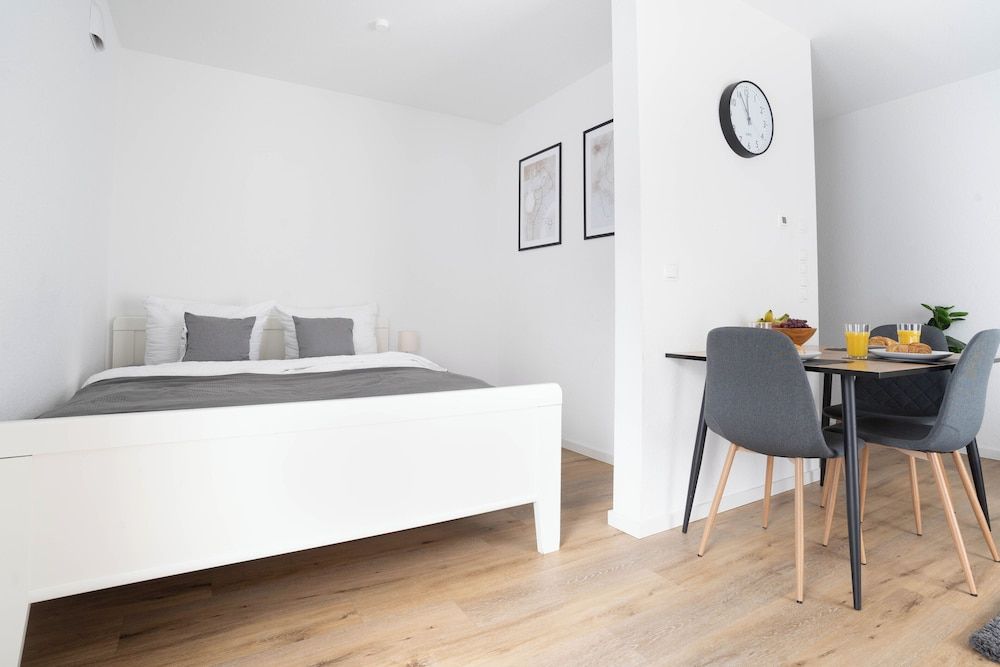 Deluxe apartment in the centre of OS Deluxe Apartment, Multiple Beds 13