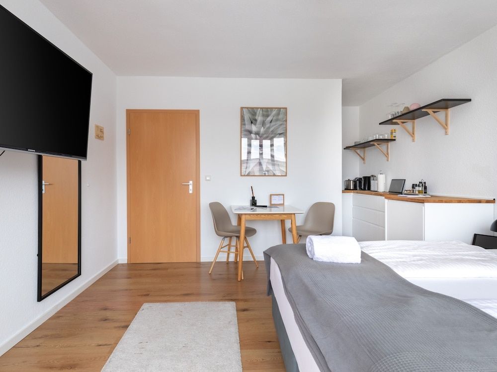 Limehome Kassel Suite with balcony 12