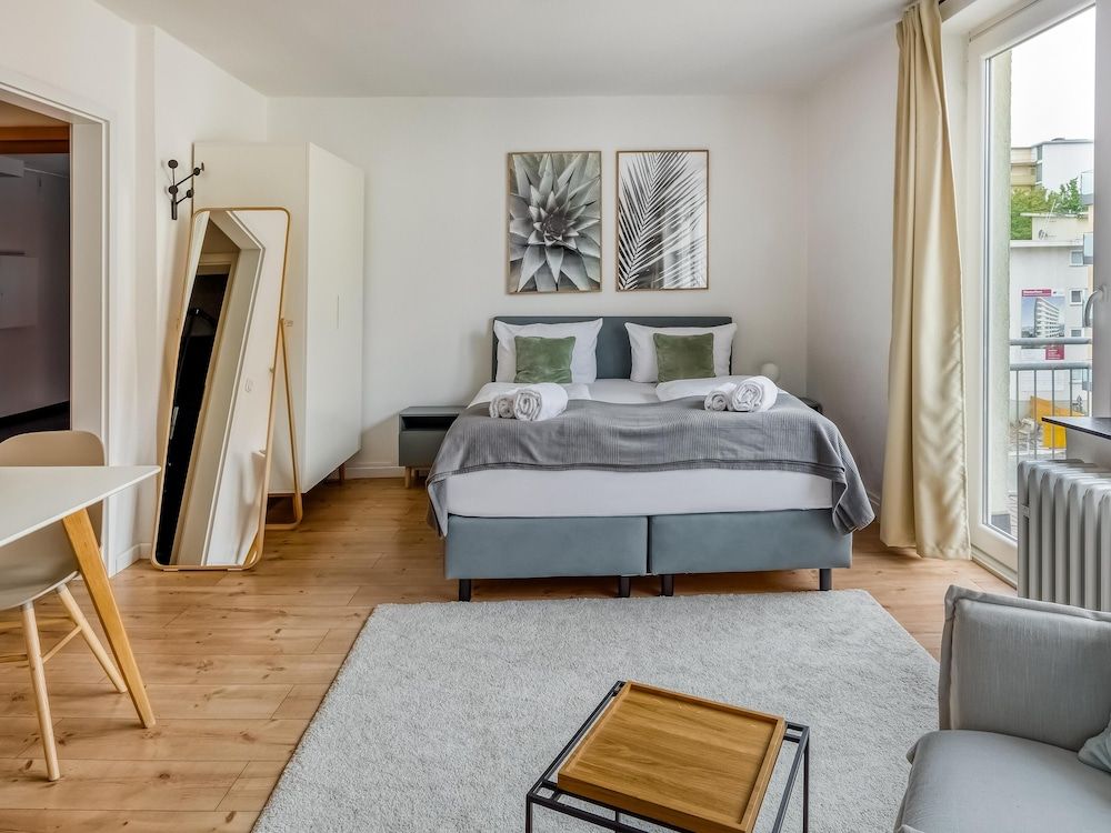 Limehome Kassel Suite with balcony 4