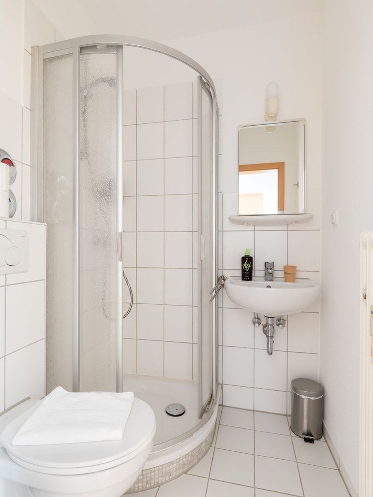 Limehome Kassel Suite with balcony 7