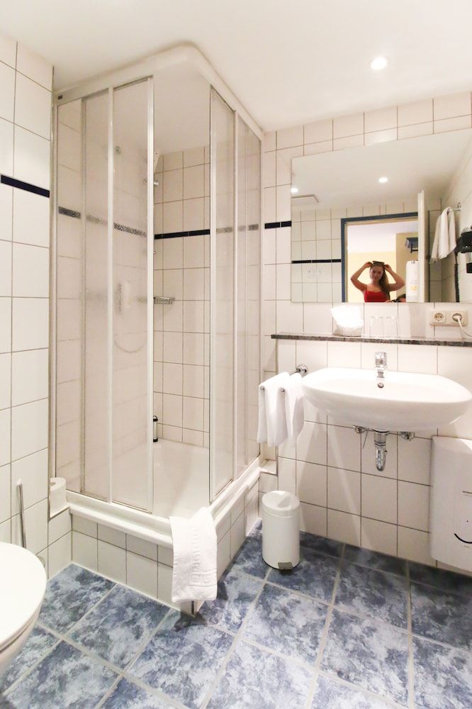 Buntes Haus Seiffen - Hotel Erbgericht Single Room, Non Smoking (Blumenmaedchen) 3
