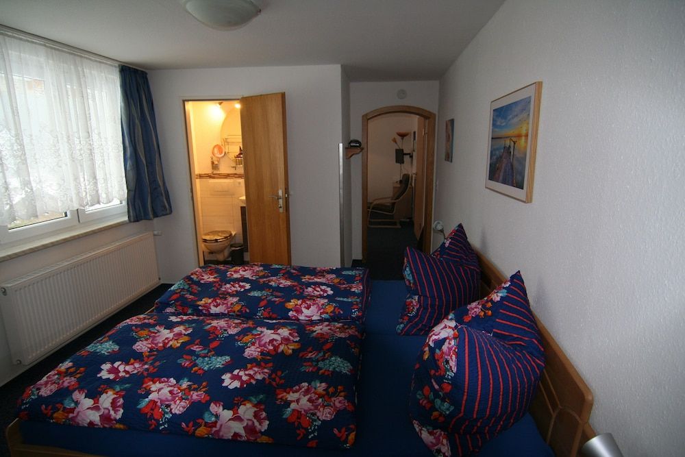 Apartment (No 4)