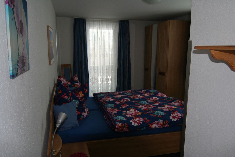 Apartment (No 4)