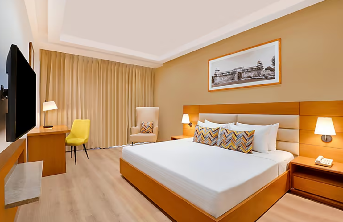 Lemon Tree Hotel Agra Deluxe King 3