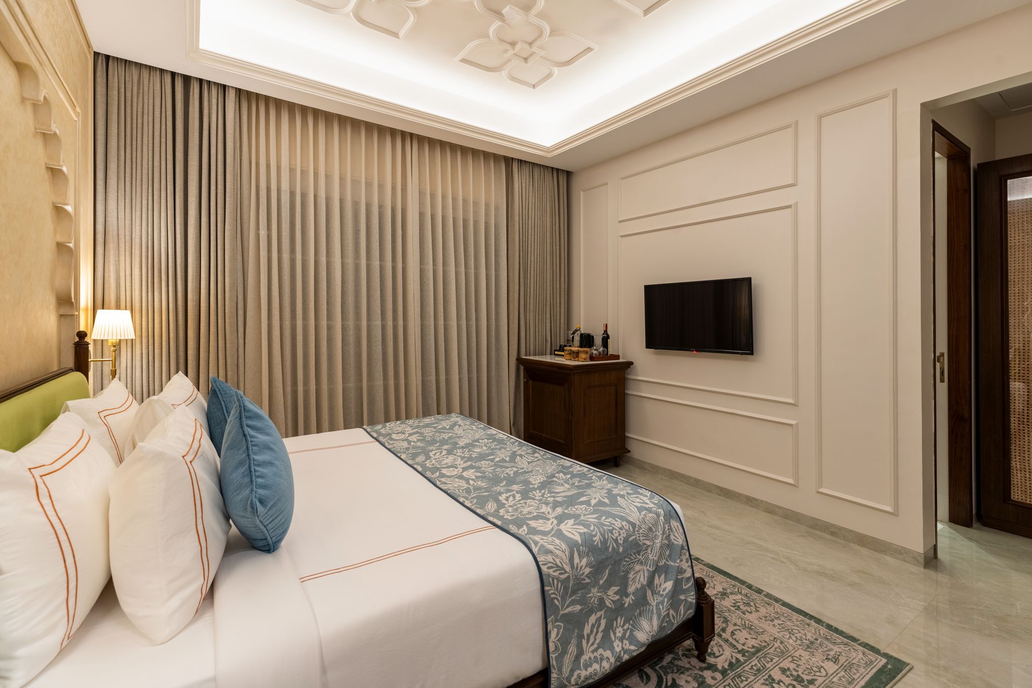 Aravali Deluxe Room with Mountain view