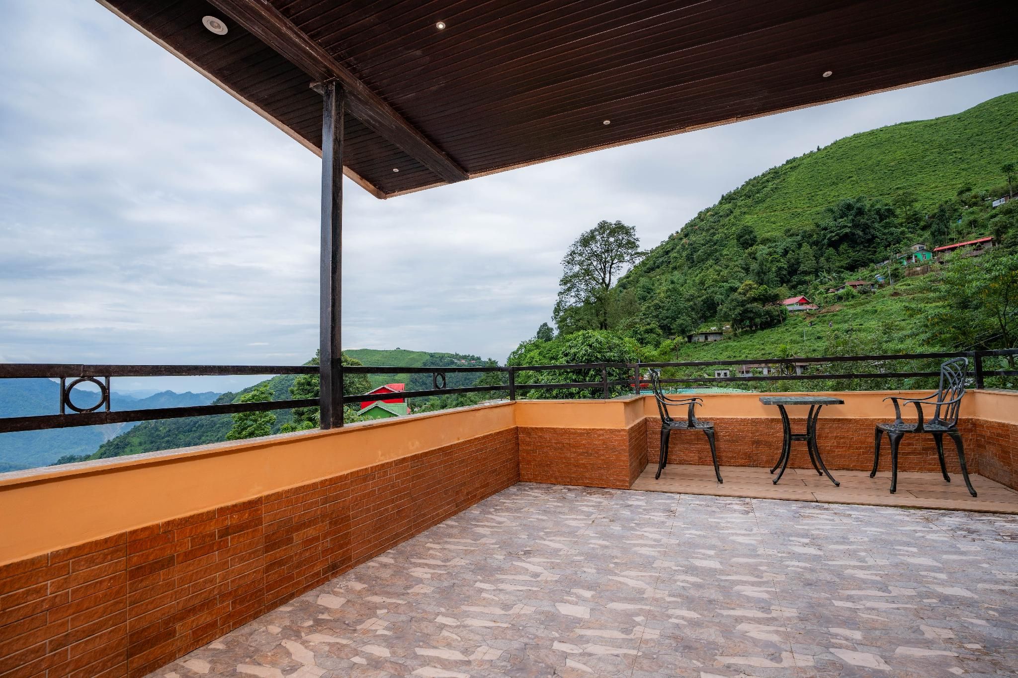 Summit Bougainvillea Tea Resort Deluxe Room  4