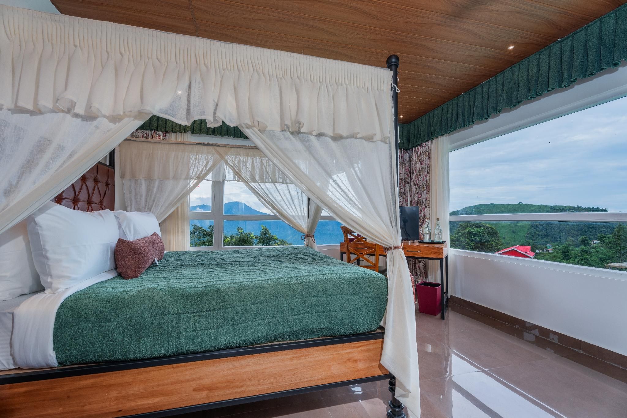 Attic Deluxe Room
