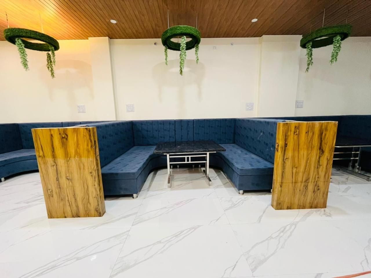 undefined JMC Hotel VK 22 3