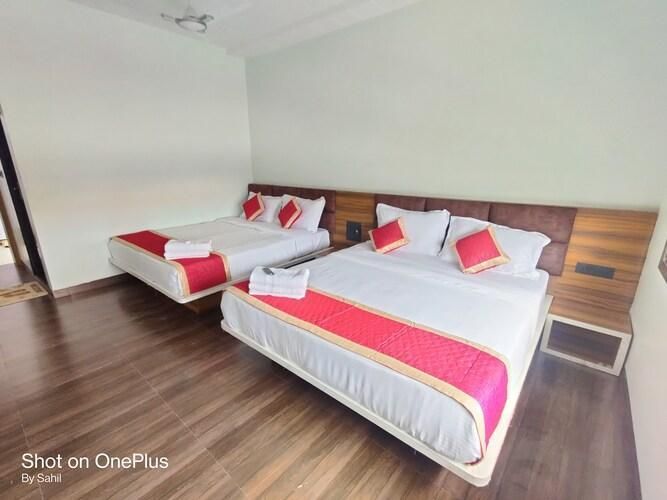 AC DELUXE FOUR BED ROOM