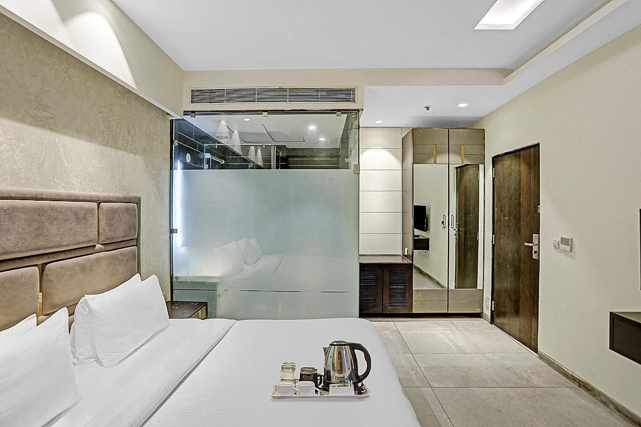 Hotel Tisya Deluxe Triple Room 3