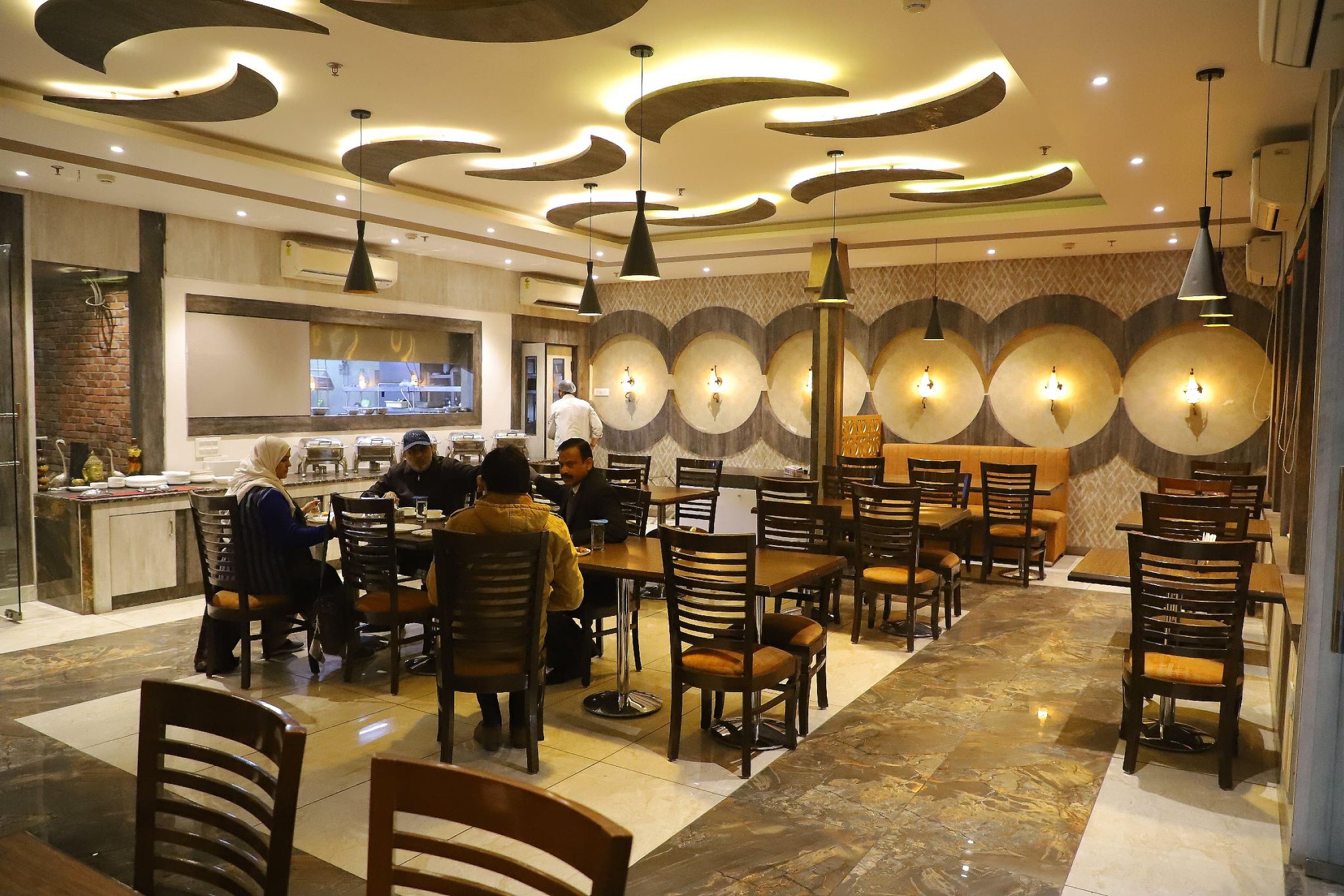 undefined Trot Le Crescent 9