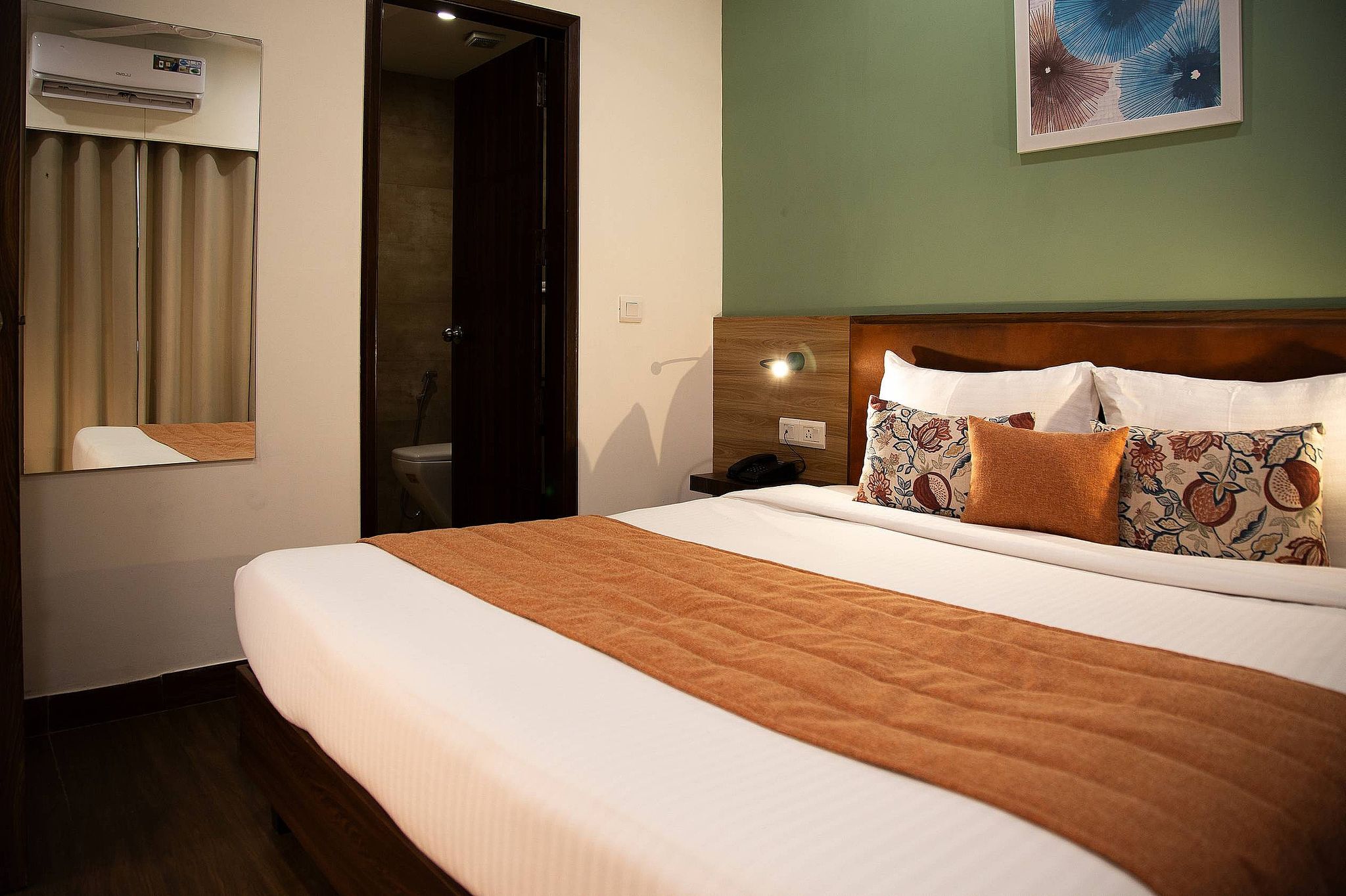 Executive Suite with Living Room and Balcony