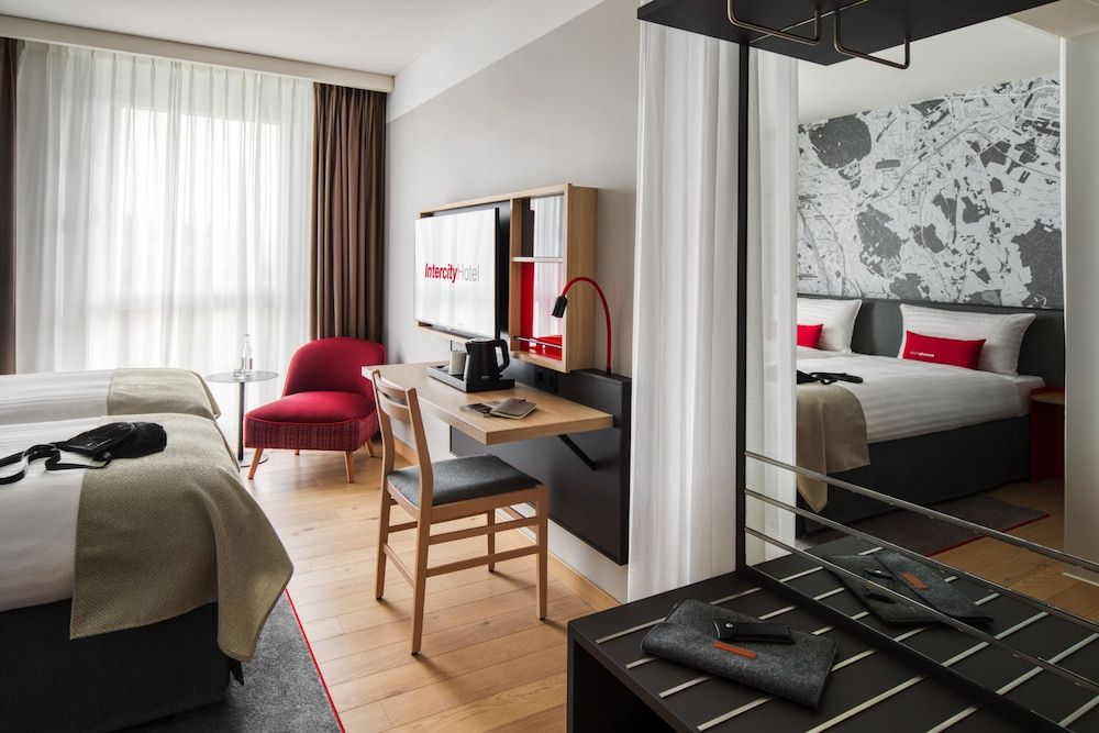 IntercityHotel Karlsruhe Business Twin Room 2