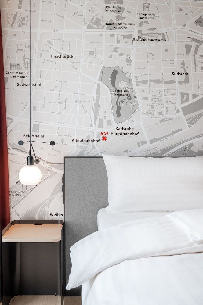 IntercityHotel Karlsruhe Business Double Room 5