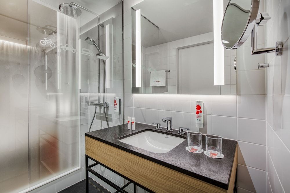 IntercityHotel Karlsruhe Business Double Room 4