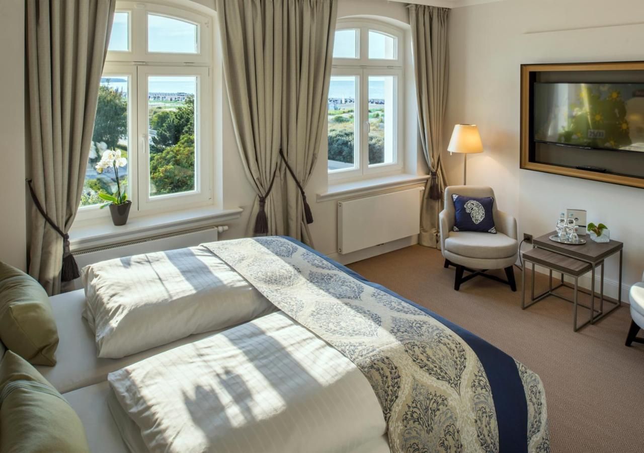 Hotel Am Leuchtturm Double Room with Partial Sea View