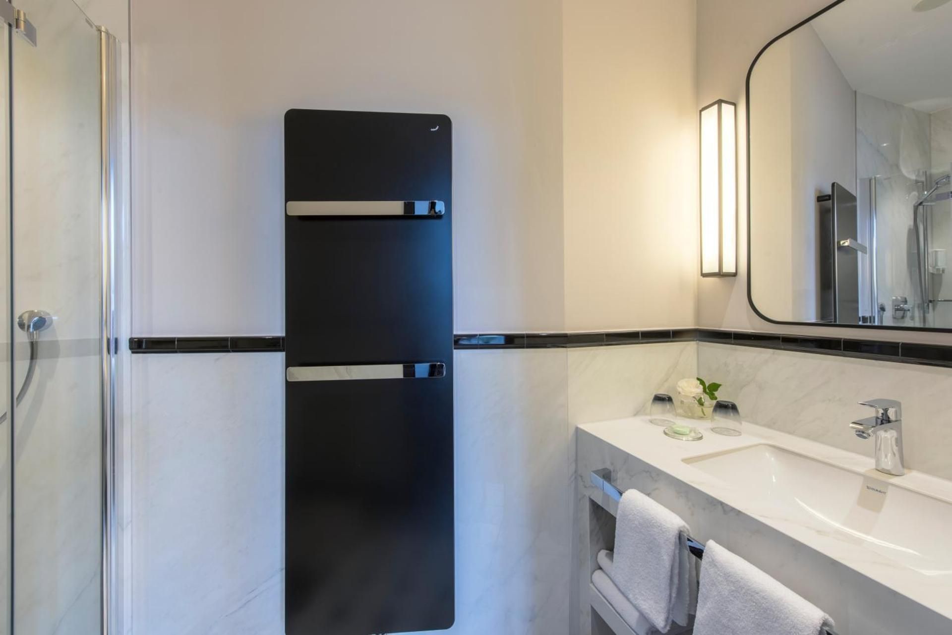 Hotel Am Leuchtturm Deluxe Double Room with Balcony 3