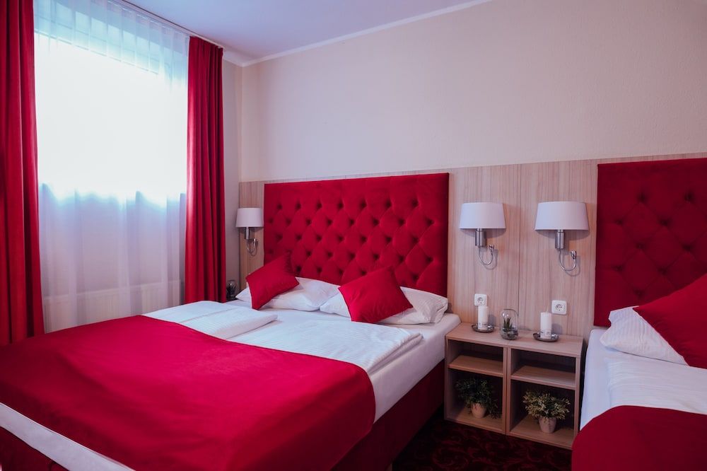 Hotel CULT Hamburg Basic Triple Room 3