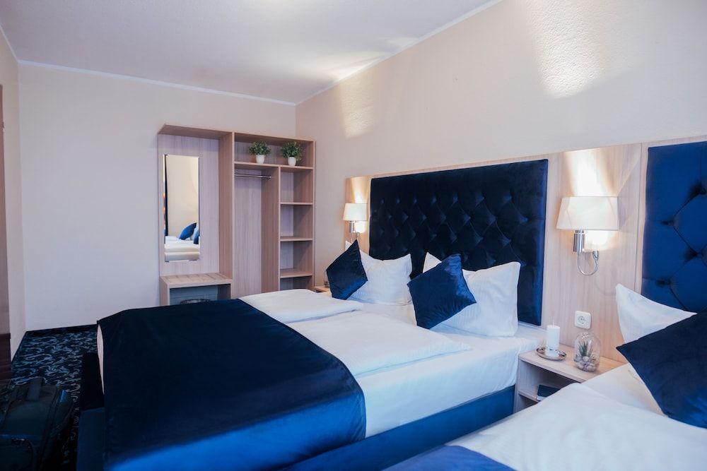 Hotel CULT Hamburg Classic Quadruple Room 4