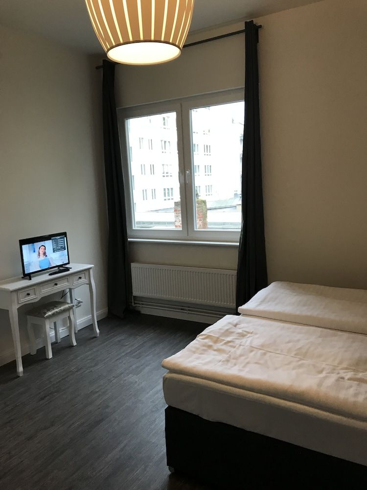 Hotel Fame am Hauptbahnhof Double Room 3