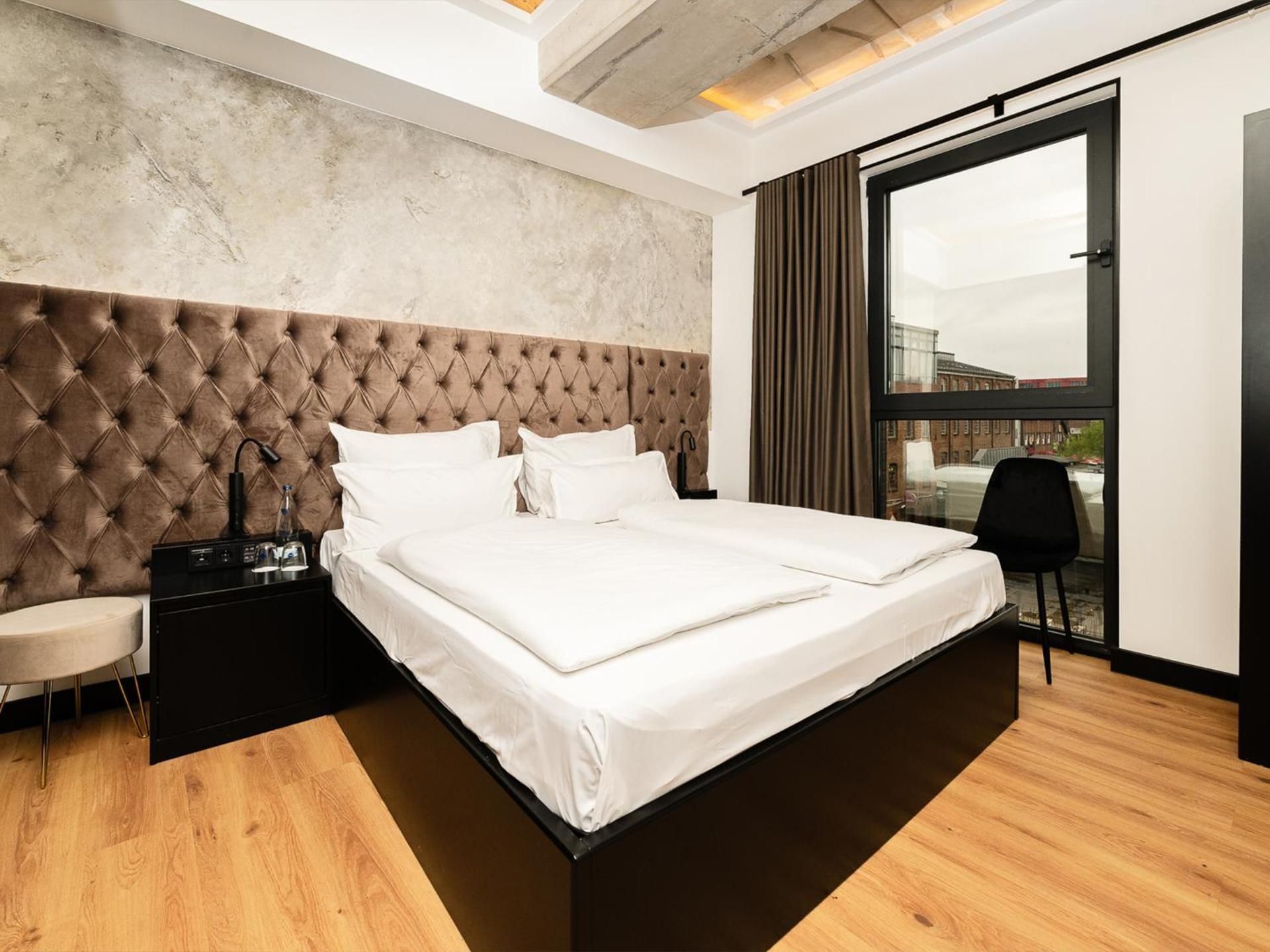 undefined Hotel am Beatles-Platz 9