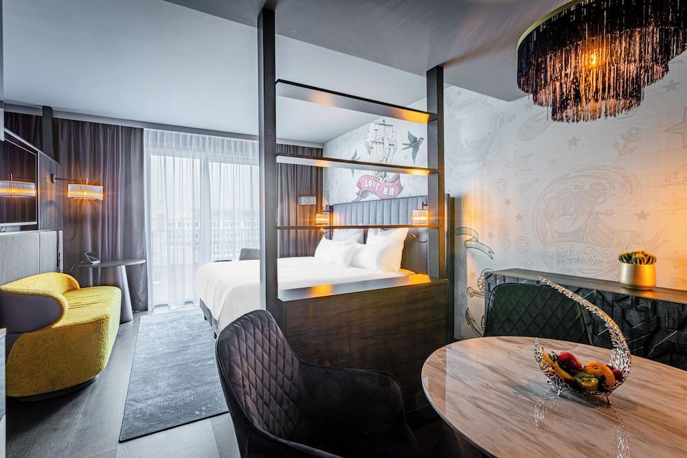 Suite (Heaven)