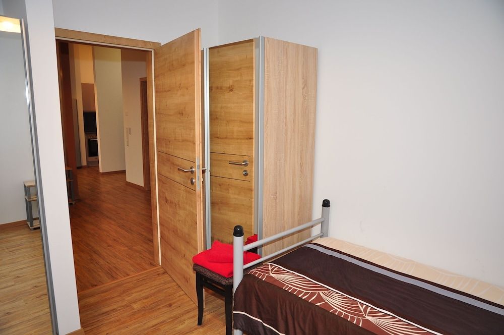 Apartment (5)