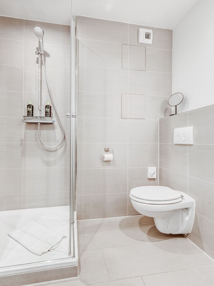 Limehome Darmstadt Suite M 4