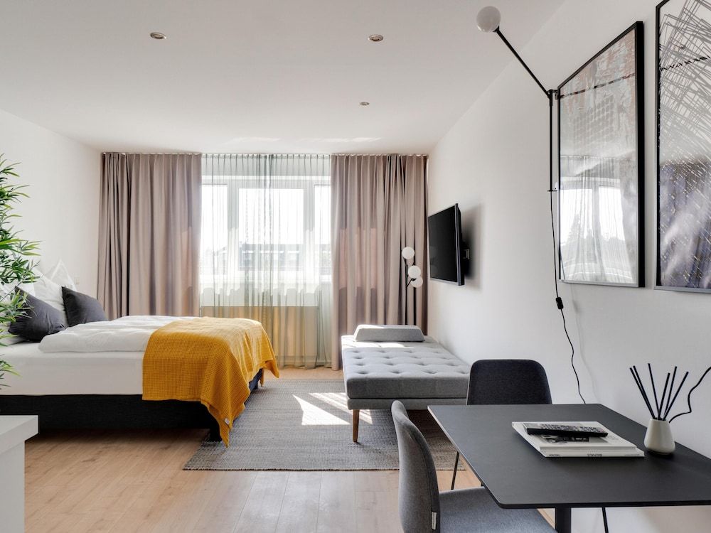 Limehome Darmstadt Suite L 4