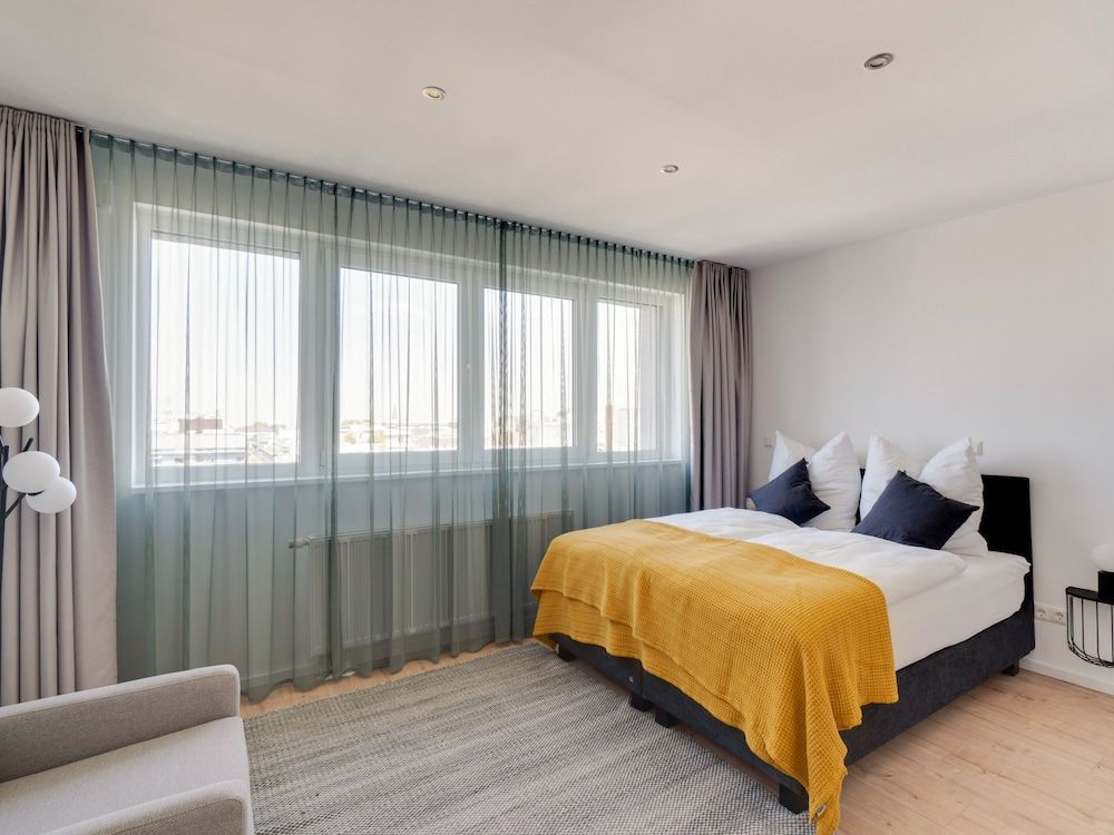 Limehome Darmstadt Suite L